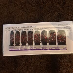 B2G1 KISSPROOF Color Street Nail Strips